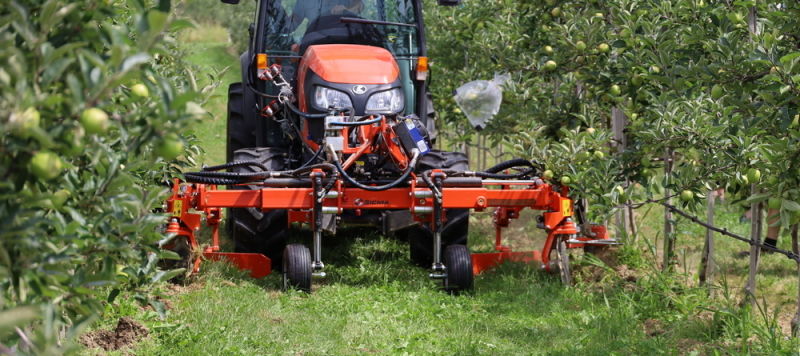 Mechanical weed control in orchard